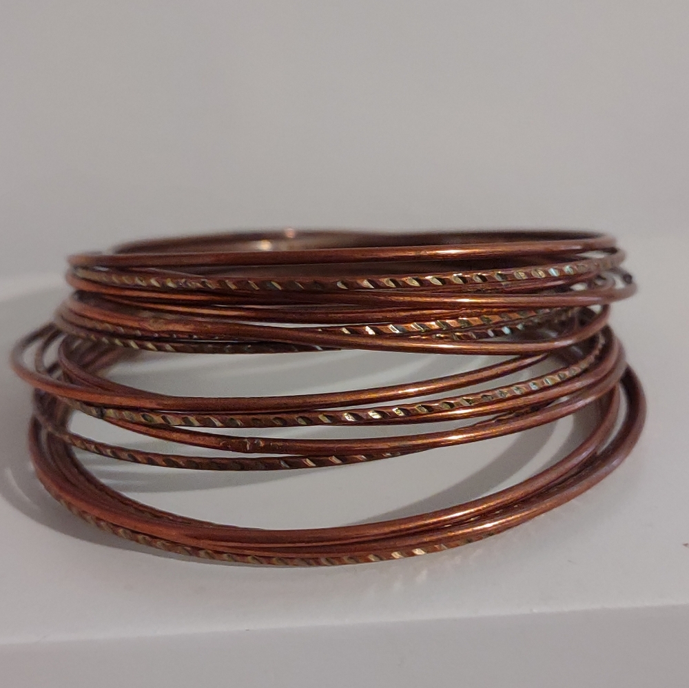 Set Of 17 Shinny Copper Tone Metal Bangle Bracelets Size 7 3/4" - 8"